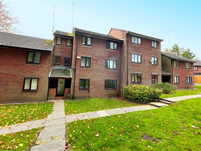 2 Bedroom Apartment To Rent In Crescent Avenue, Manchester, Greater Manchester, M25