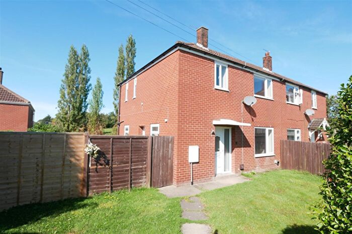 3 Bedroom Property To Rent In Old Hall Road, Tingley, Wakefield, WF3