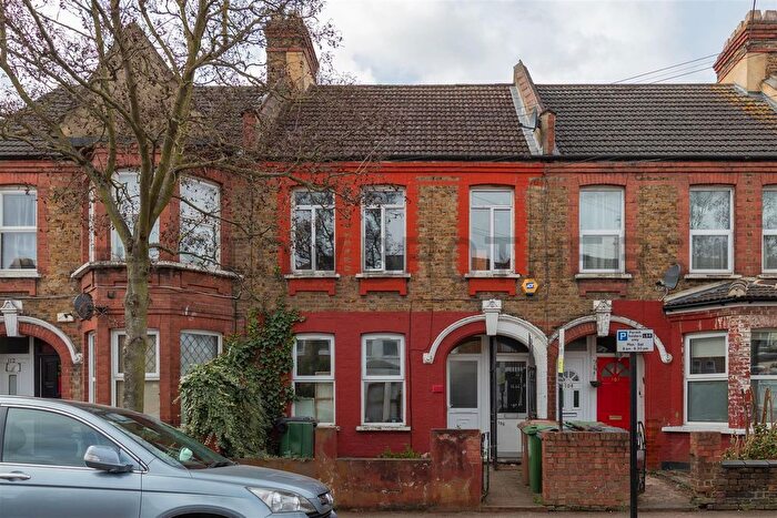 1 Bedroom Flat To Rent In Bloxhall Road, London, E10