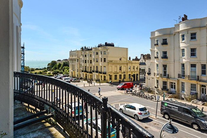 Studio To Rent In Brunswick Place, Hove, BN3