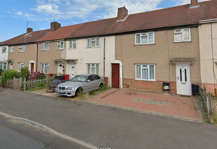 3 Bedroom House To Rent In Beresford Avenue, Slough, SL2