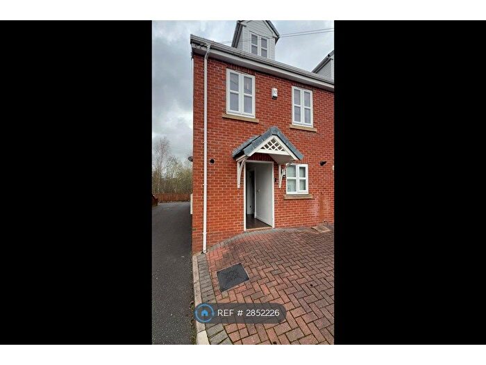 3 Bedroom Terraced House To Rent In Bridges St, Manchester, M46
