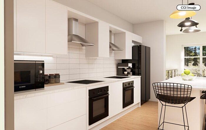 8 Bedroom House To Rent In Edenhall Avenue, Manchester, M19