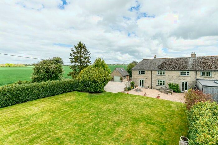3 Bedroom Semi-Detached House For Sale In Signet Hill, Near Burford, OX18