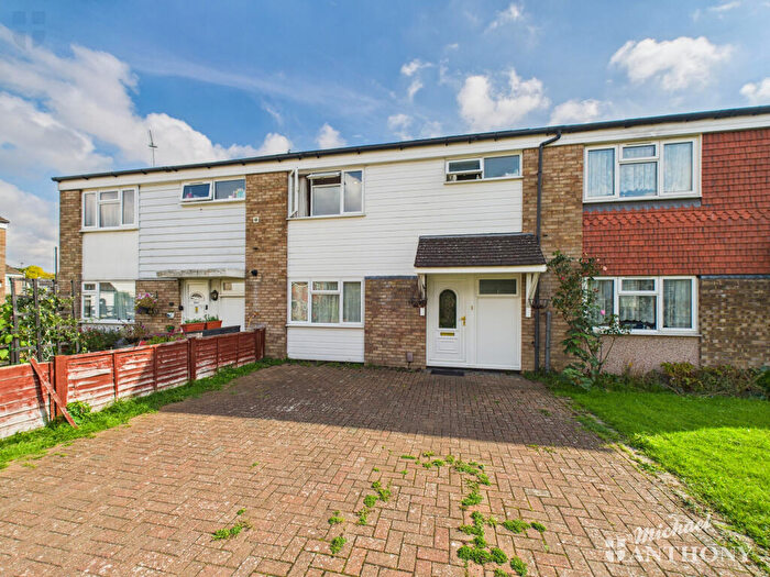 3 Bedroom Terraced House For Sale In Lister Green, Aylesbury, HP21