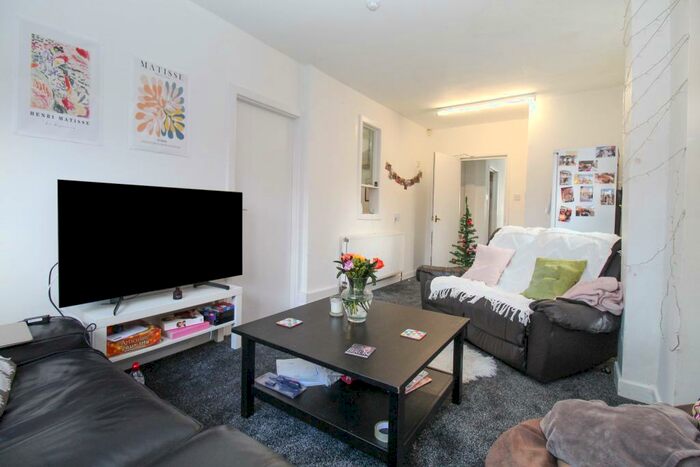 6 Bedroom Semi-Detached House To Rent In Becketts Park Crescent, Headingley, Leeds, LS6