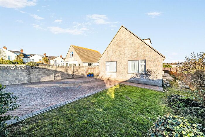 5 Bedroom Detached Bungalow For Sale In Clarence Close, Portland, DT5