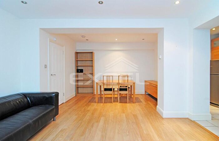 2 Bedroom Apartment To Rent In Frognal, Hampstead, London, NW3
