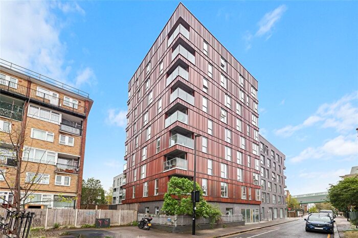 3 Bedroom Flat To Rent In Old Bethnal Green Road, London, E2