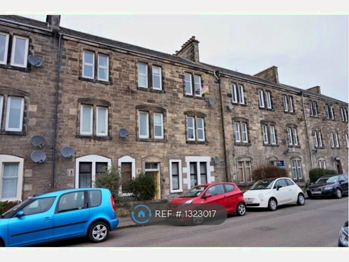 2 Bedroom Flat To Rent In Brucefield Avenue, Dunfermline KY11
