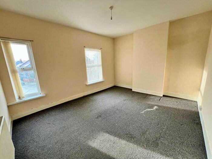 3 Bedroom End Of Terrace House For Sale In Smithfield Road, Wrexham, LL13