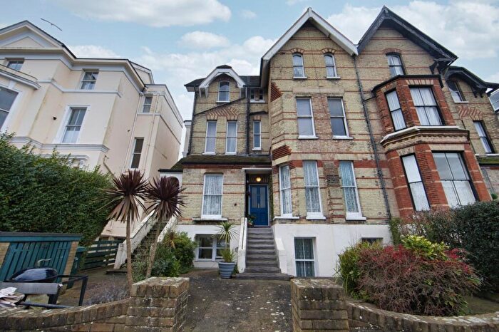 2 Bedroom Flat For Sale In Castle Hill Avenue, Folkestone, Kent, CT20