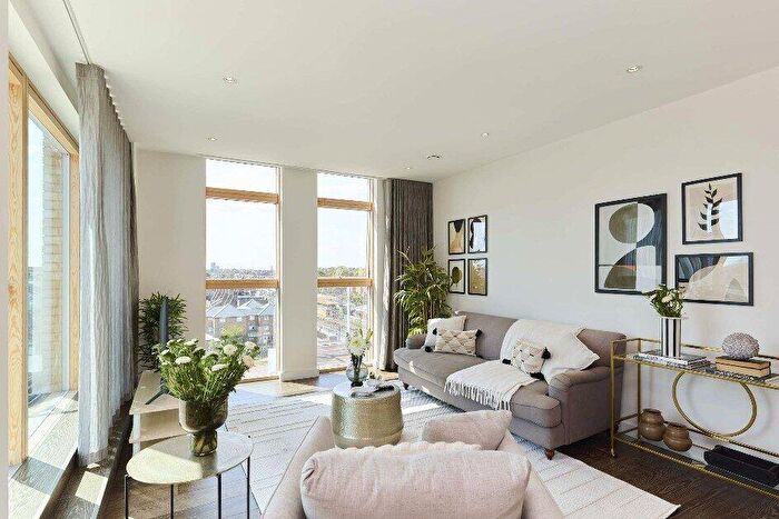 2 Bedroom Flat To Rent In Salusbury Road, London, NW6