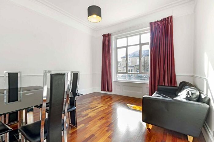 2 Bedroom Flat To Rent In The Grove, Ealing, W5