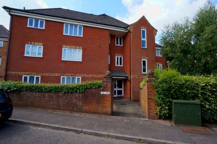 2 Bedroom Flat To Rent In Warren Heath, IP3