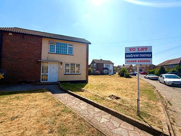 3 Bedroom House To Rent In Plantation Drive, Orpington, BR5