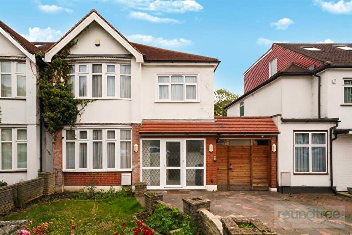 5 Bedroom House For Sale In Holmbrook Drive, Hendon, NW4