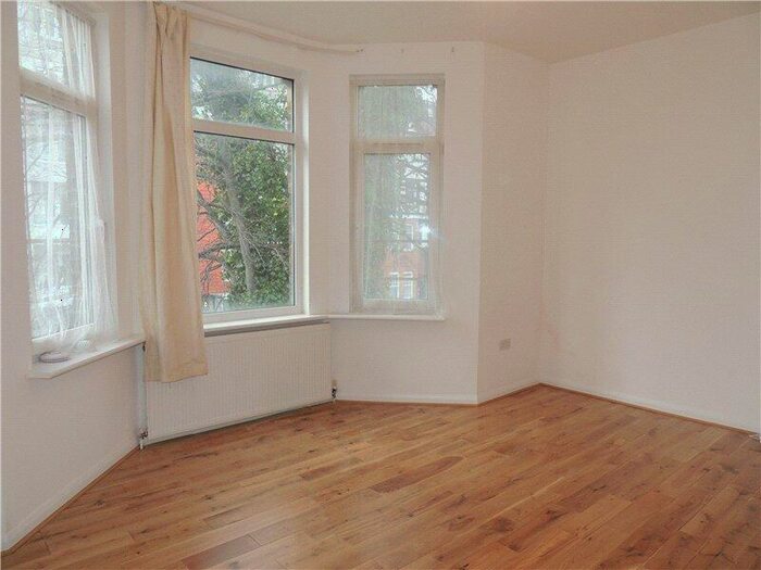 2 Bedroom Apartment To Rent In Park Lane, Croydon, CR0