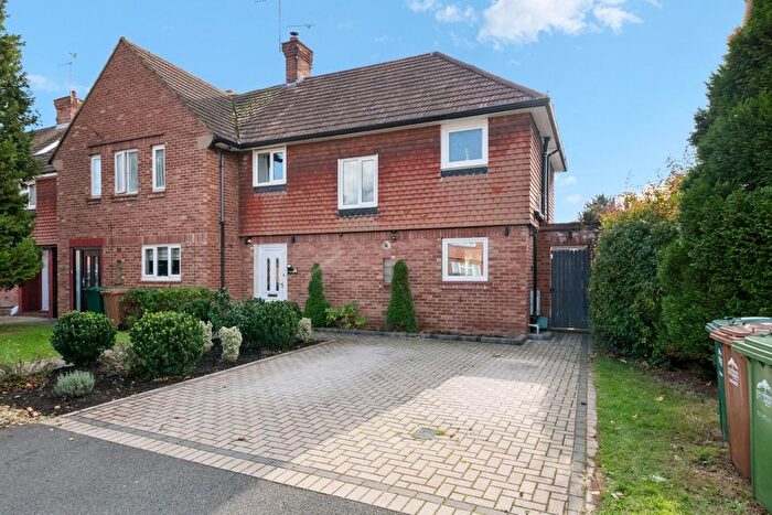 3 Bedroom End Terrace House For Sale In Charles Road, Staines-Upon-Thames, TW18