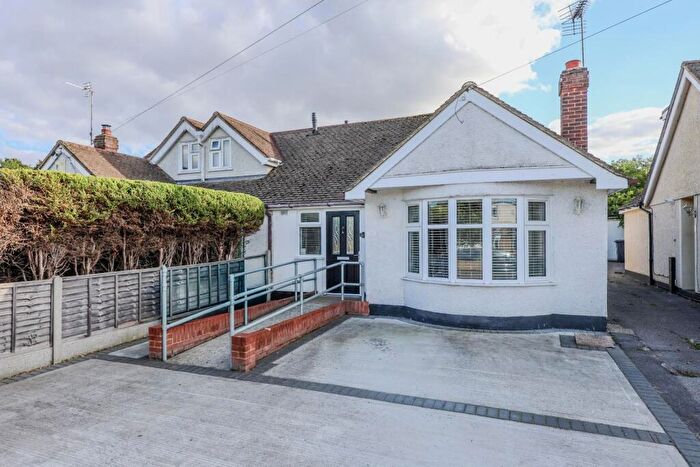 2 Bedroom Semi-Detached Bungalow For Sale In Cornhill Avenue, Hockley, SS5