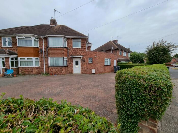 6 Bedroom Semi-Detached House To Rent In St Margarets Road, Leamington Spa, CV31