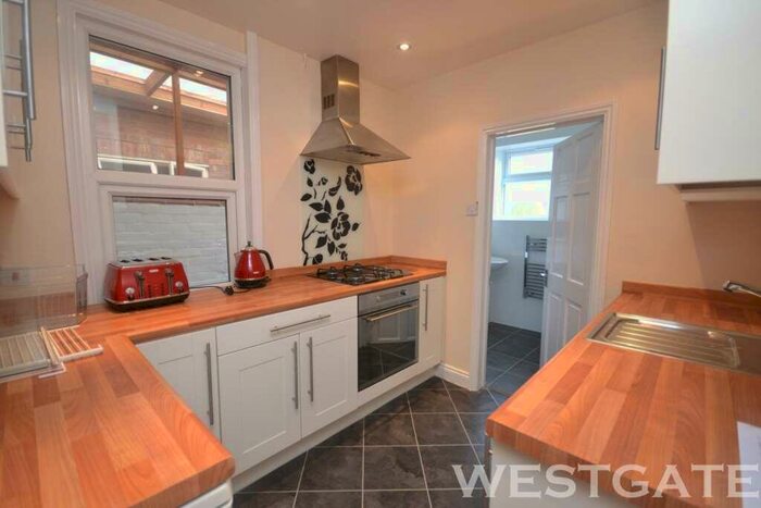 4 Bedroom Terraced House To Rent In Pitcroft Avenue, Reading, RG6