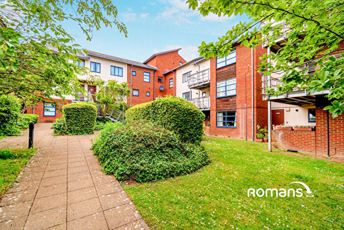 2 Bedroom Flat To Rent In Silchester Place, Winchester, SO23