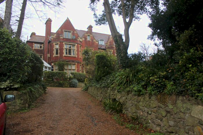 3 Bedroom Flat To Rent In Carlisle Road, Eastbourne BN20