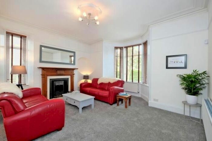 5 Bedroom Semi-Detached House To Rent In Broomhill Road, Aberdeen, AB10