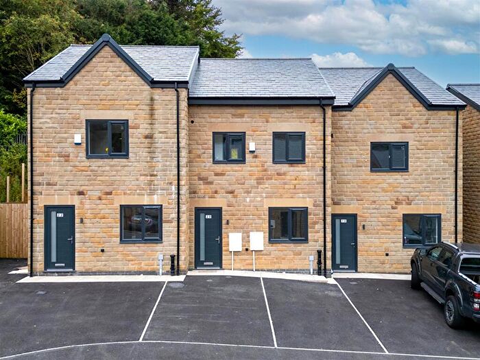 4 Bedroom Town House For Sale In Vale Mews, Reed Street, Bacup, OL13