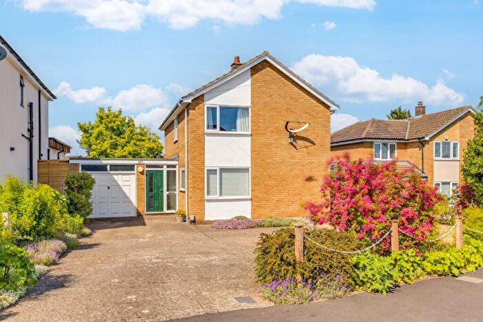 3 Bedroom Detached House For Sale In Wymondley Road, Hitchin, SG4