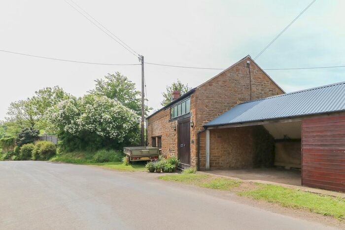 1 Bedroom Cottage To Rent In West Street, Shutford, Banbury, OX15