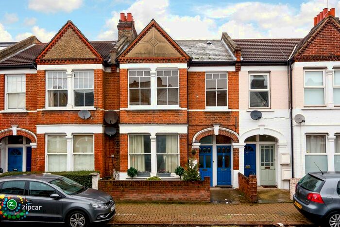 2 Bedroom Flat To Rent In Penwith Road, London, SW18