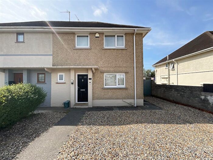 3 Bedroom Semi-detached House For Sale In Heol Elfed, Llwynhendy, Llanelli, SA14