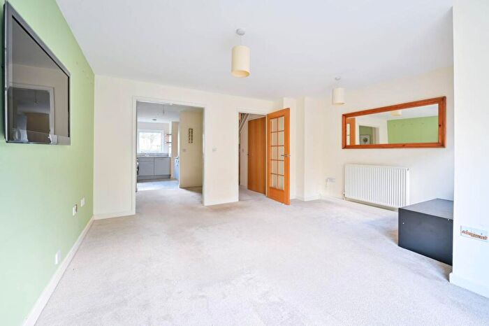 3 Bedroom Terraced House To Rent In Holmes Close, Dulwich, London, SE22