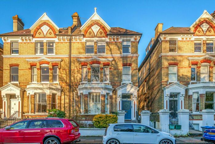 2 Bedroom Apartment To Rent In St. Andrew's Square, Surbiton, KT6