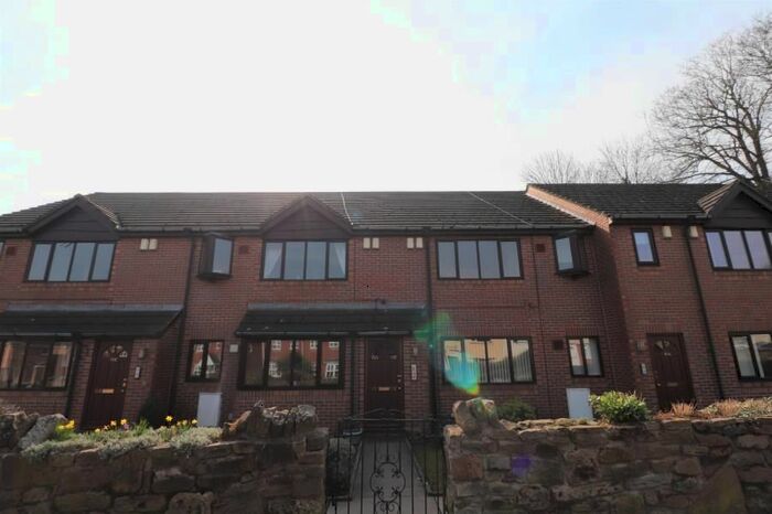 2 Bedroom Property To Rent In Weavers Court, Roker Lane, Pudsey, LS28