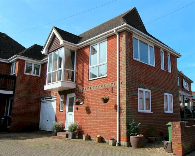 3 Bedroom Semi-Detached House To Rent In High Street, Hamble, Southampton, SO31