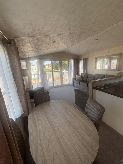 2 Bedroom Park Home For Sale In Sutton Park Holiday Park, PE12