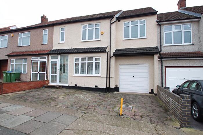 5 Bedroom Terraced House To Rent In Deepdene Road, Welling, DA16