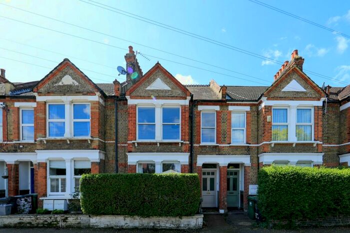2 Bedroom Flat To Rent In Leahurst Road, Hither Green, London, SE13