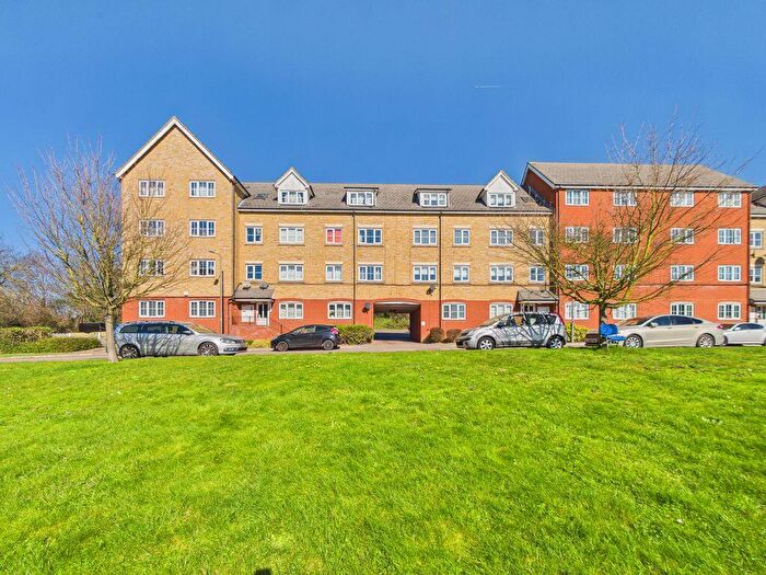 2 Bedroom Flat To Rent In Kendal, Purfleet-On-Thames, RM19
