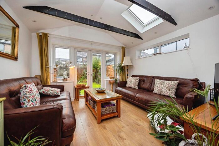 3 Bedroom House For Sale In Tythebarn Close, Guildford, Surrey, GU4