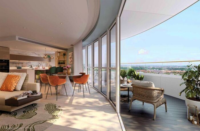 3 Bedroom Flat To Rent In Cassini Tower, London, W12