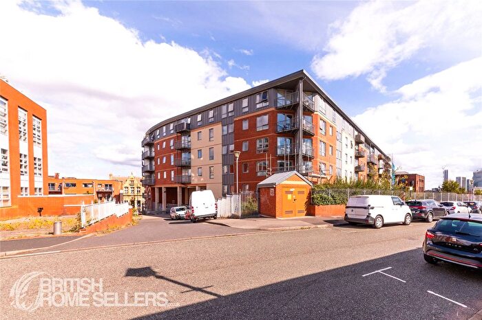 2 Bedroom Flat For Sale In Hall Street, Birmingham, West Midlands, B18