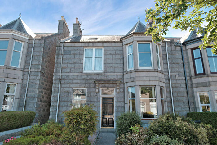 2 Bedroom Flat For Sale In Braemar Place, Holburn, Aberdeen, AB10