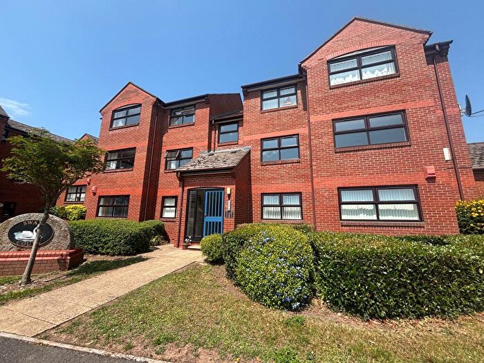 2 Bedroom Flat To Rent In Swan Court, Exeter, EX2