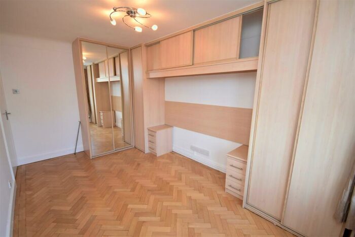 2 Bedroom Apartment To Rent In Castlemount, Heswall, CH60