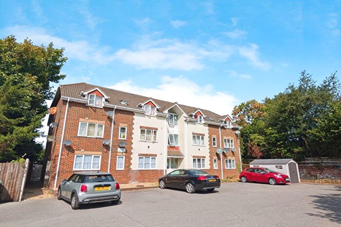 1 Bedroom Flat To Rent In Millbrook Road East, SO15