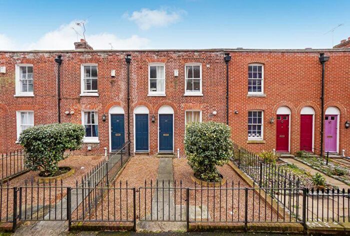 5 Bedroom Semi-Detached House To Rent In Kirbys Lane, Canterbury, CT2